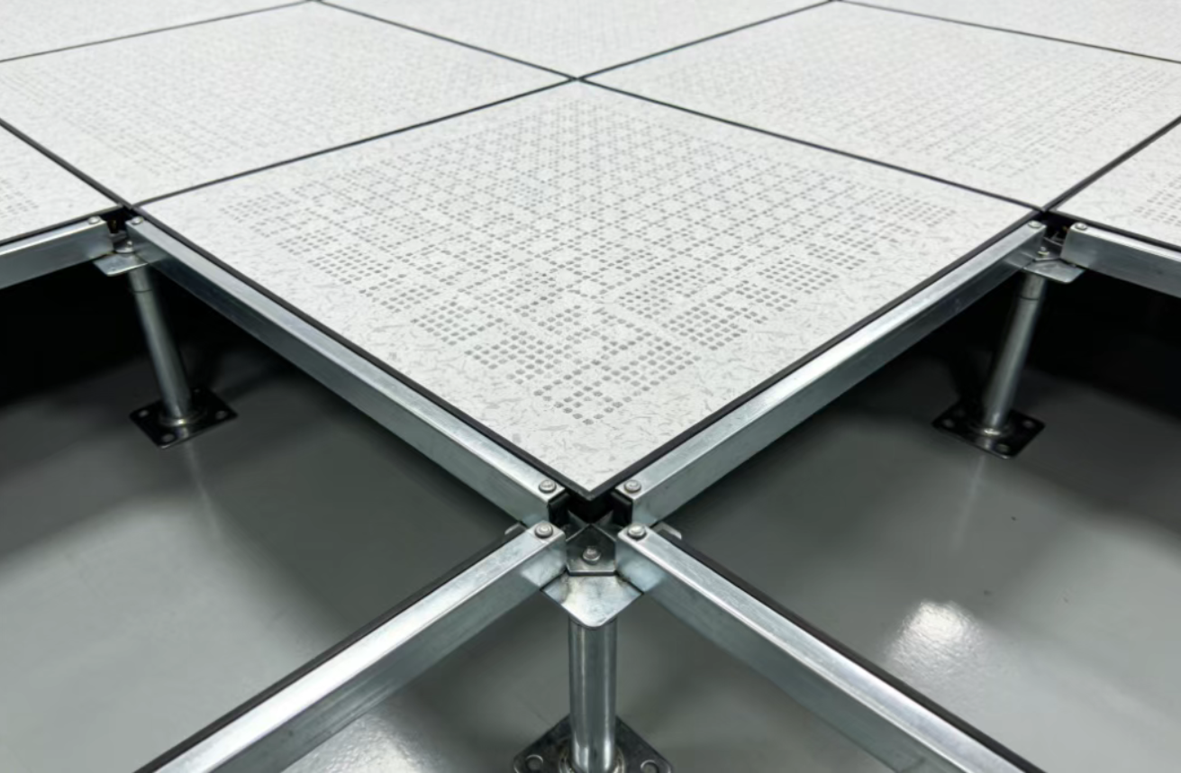 北京弱电机房为什么要安装防静电地板？凯源恒润北京监控安装工程公司分享防静电地板的核心作用！